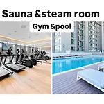 Private Room Of A Residential Tower For 1 Lady Pool & Downtown View & Parking